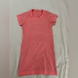 Lululemon swiftly tech short sleeve size 2